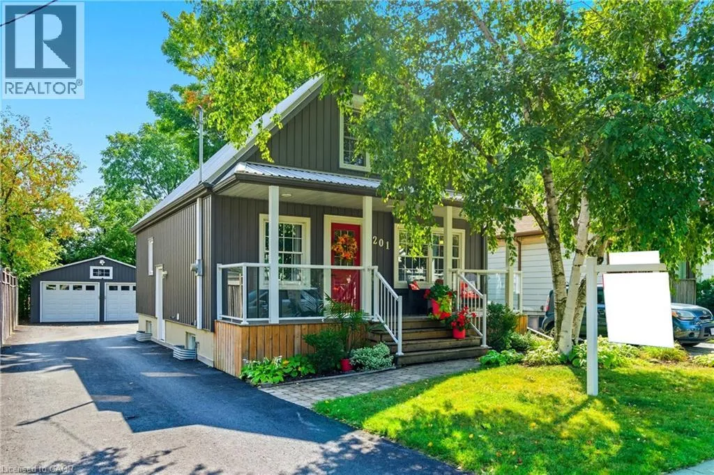 House for rent: 201 East 28th Street, Hamilton, Ontario L8V 3H9