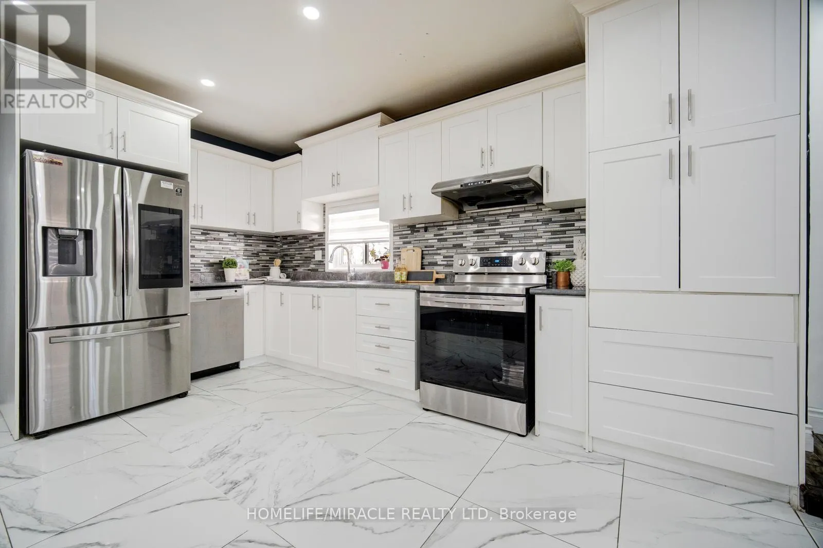 House for rent: 201 Emerson Avenue, London South, Ontario N5Z 3L5