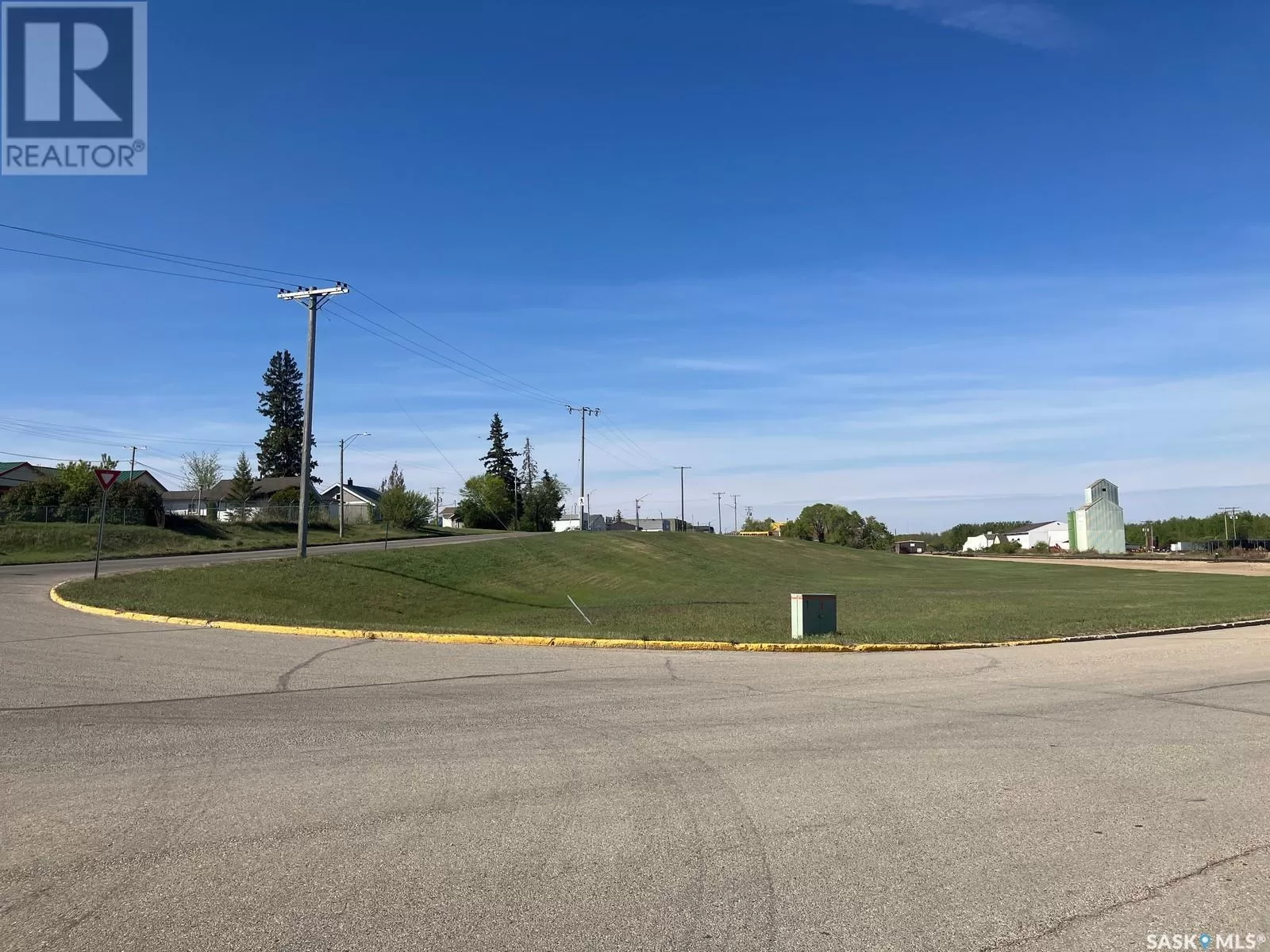 201 Railway Avenue E, Nipawin, Saskatchewan S0E 1E0