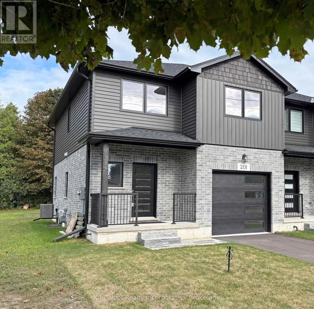 House for rent: 201 South Street, Goderich), Ontario N7A 3M2