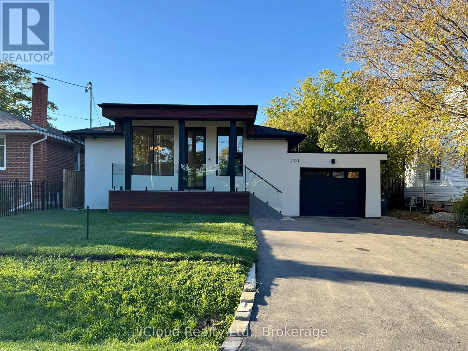 House for rent: 201 Troy Street, Mississauga, Ontario L5G 1S9