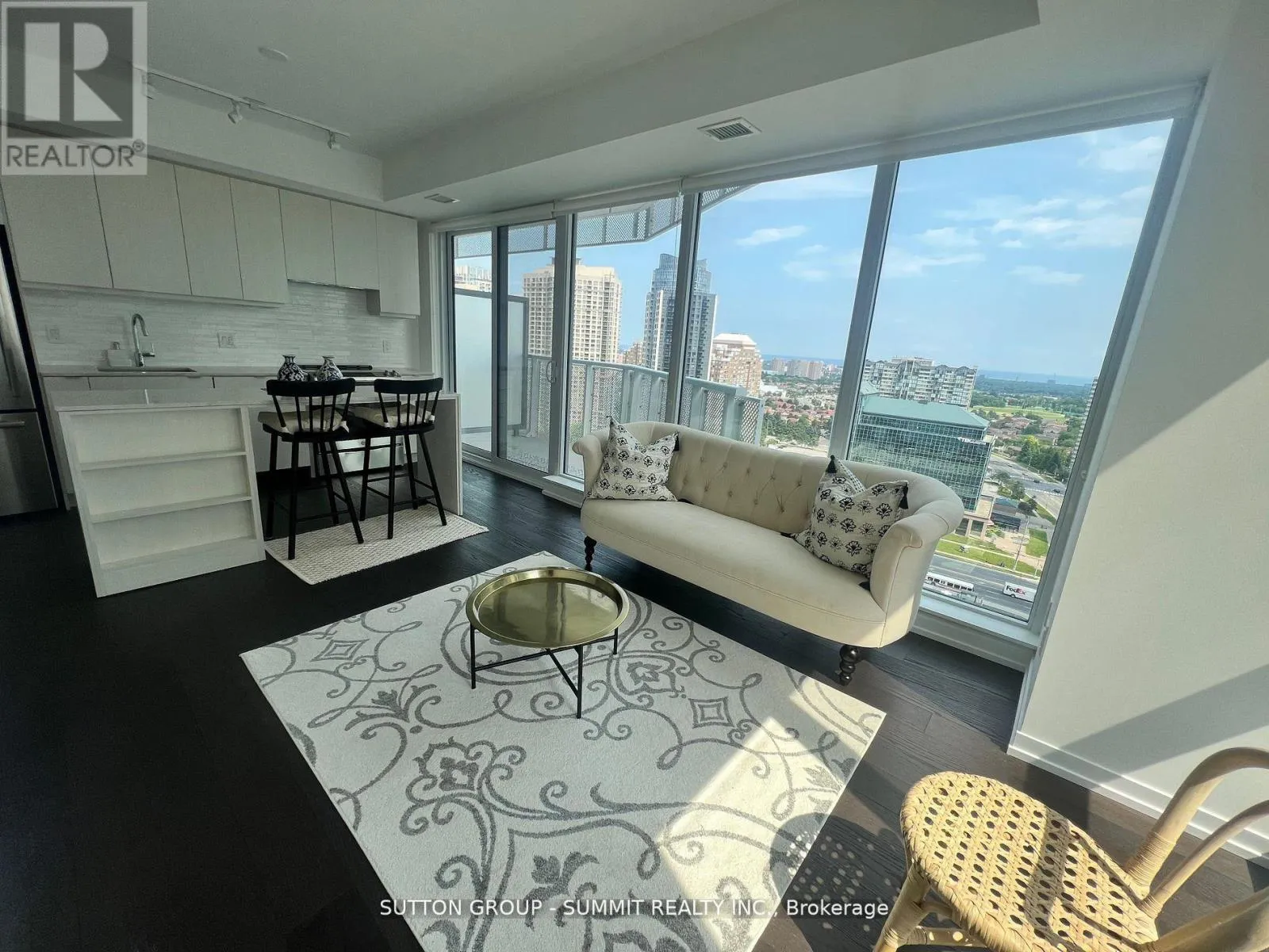 Apartment for rent: 2010 - 4065 Confederation Parkway, Mississauga, Ontario L5B 0L4