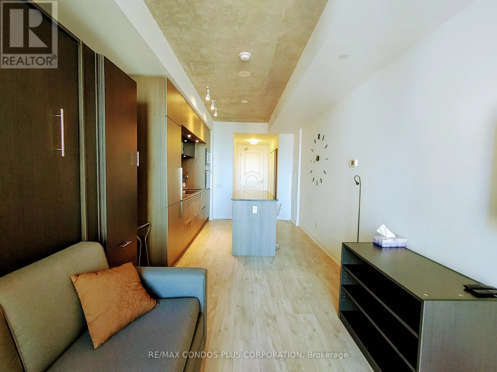 Apartment for rent: 2010 - 88 Blue Jays Way, Toronto, Ontario M5V 2G3