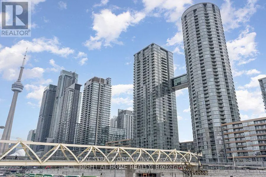 Apartment for rent: 2011 - 15 Iceboat Terrace, Toronto, Ontario M5V 4A5