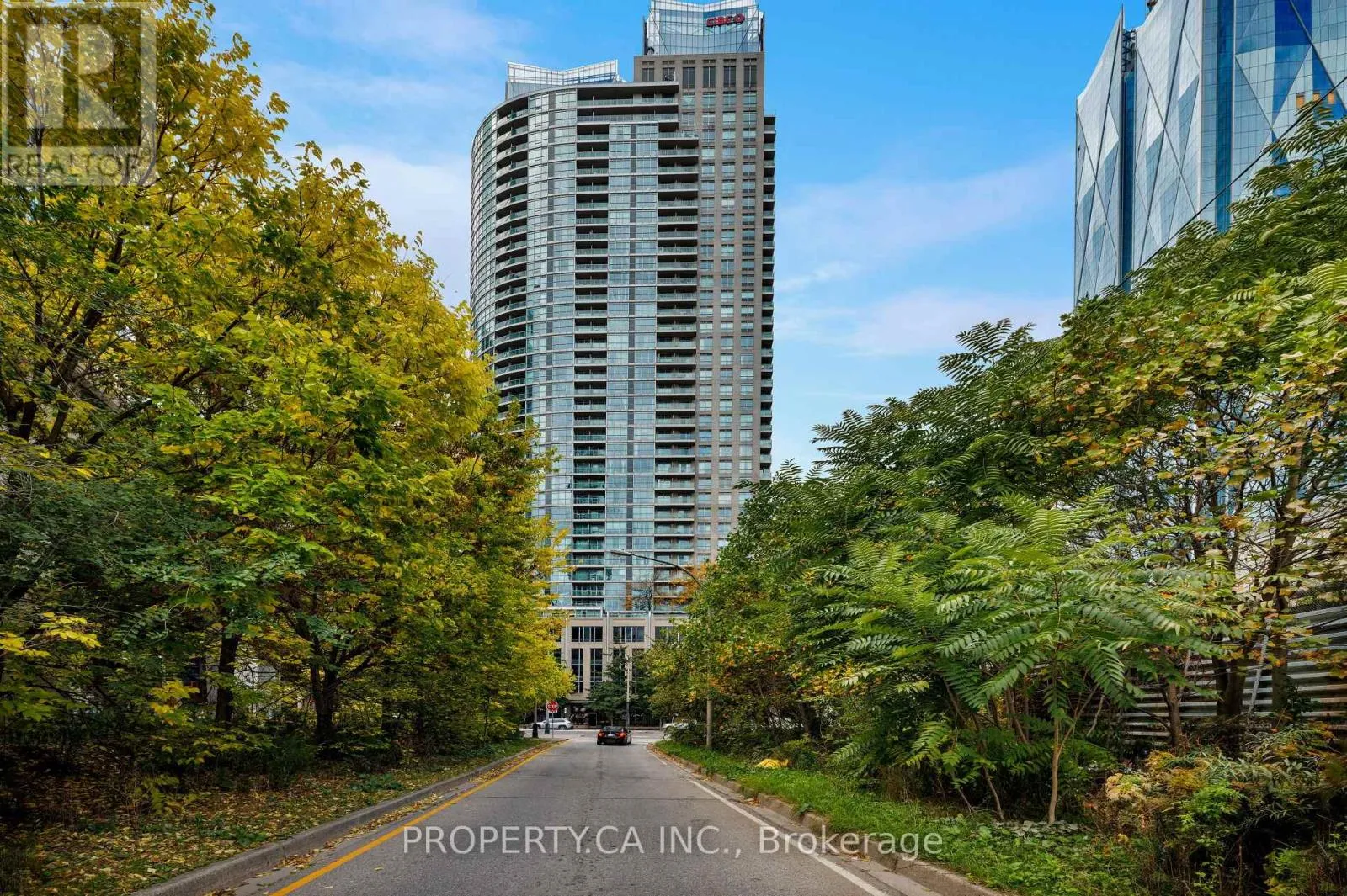 Apartment for rent: 2011 - 18 Yonge Street, Toronto, Ontario M5E 1Z8