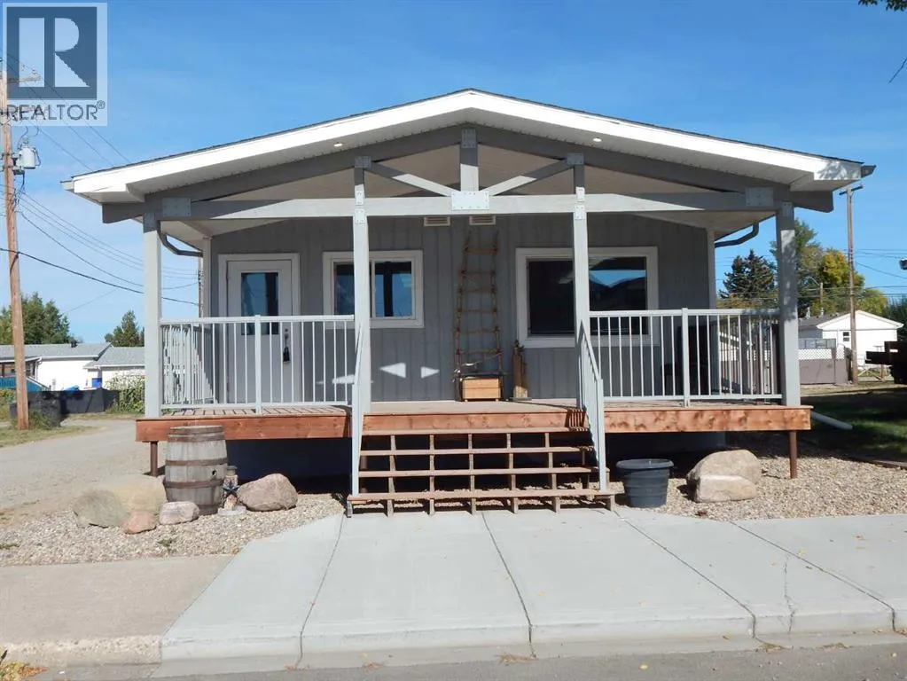 2012 20 Avenue, Bowden, Alberta T0M 0K0