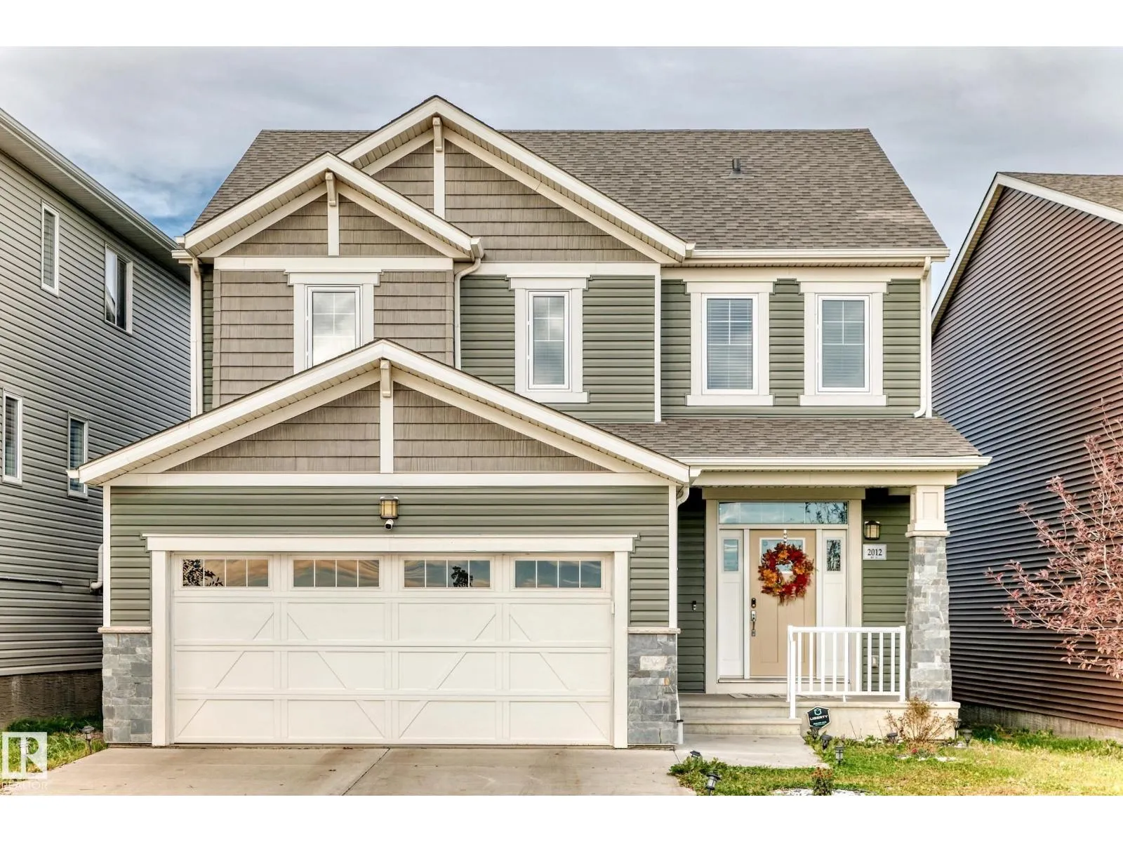 House for rent: 2012 200 St Nw, Edmonton, Alberta T6M 0X7