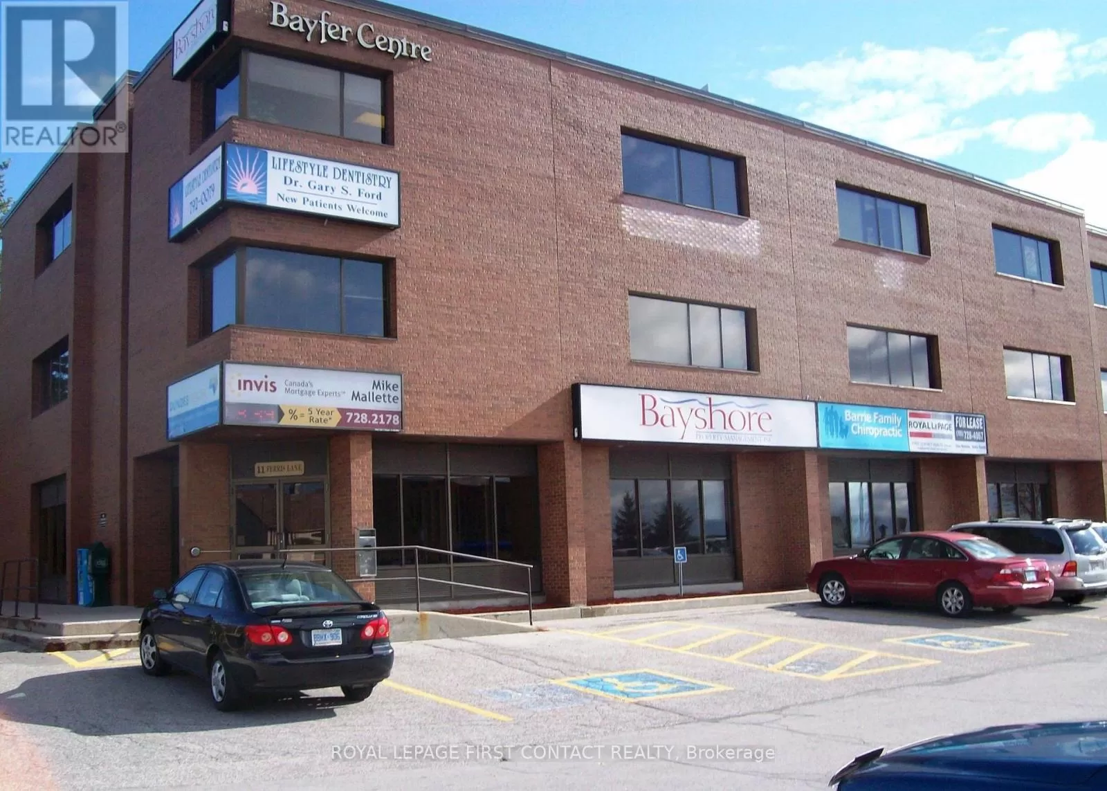 Offices for rent: 201/203 - 11 Ferris Lane, Barrie, Ontario L4M 5N6