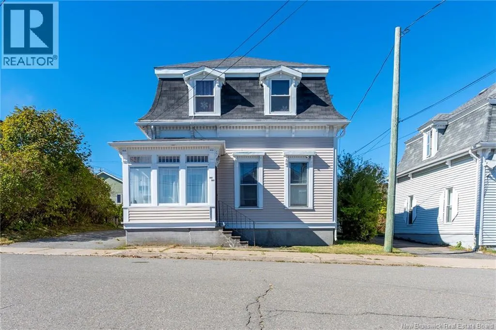 Duplex for rent: 201-203 Guilford Street, Saint John, New Brunswick E2M 1V8