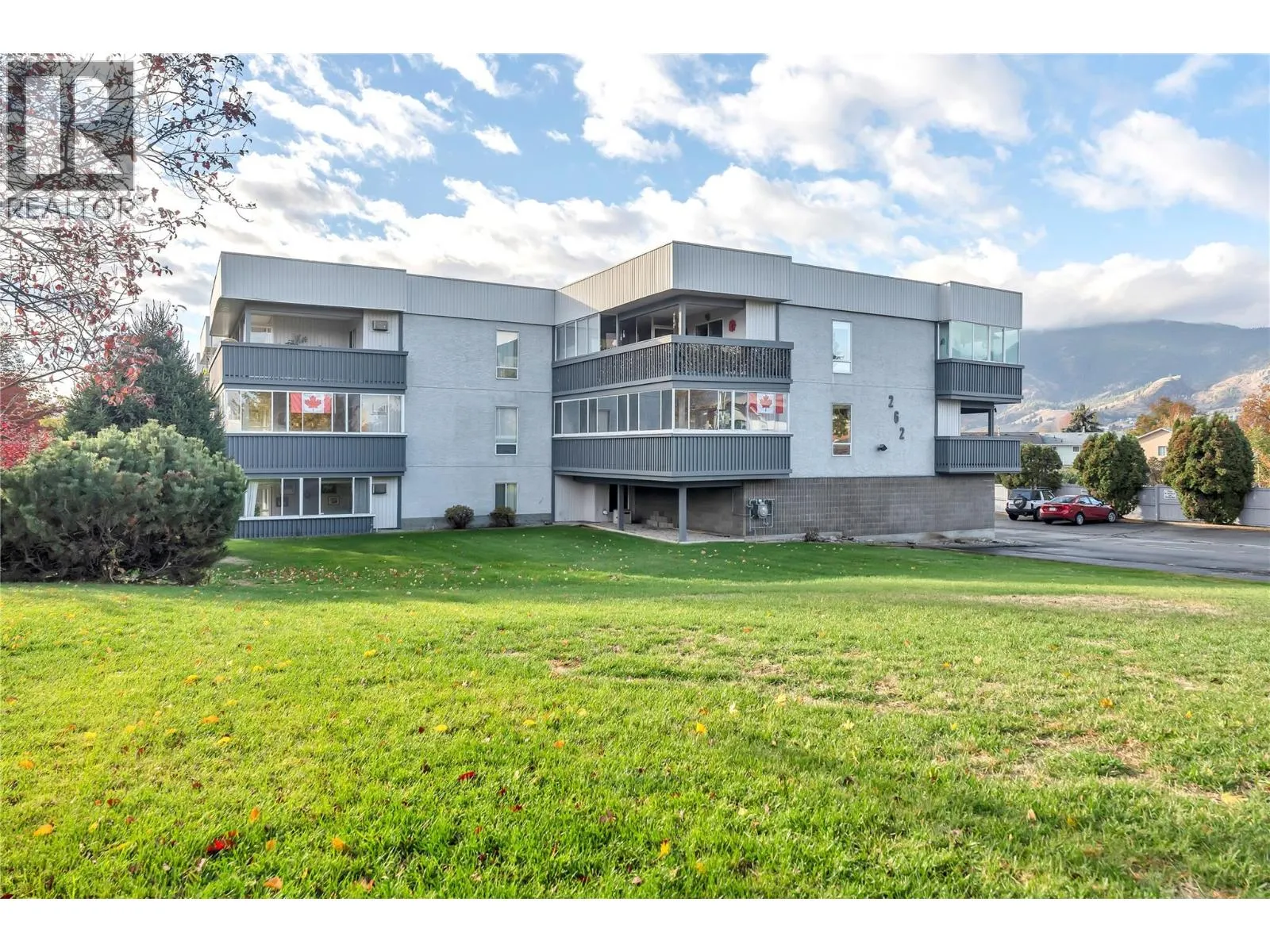 Apartment for rent: 201-262 Kinney Avenue, Penticton, British Columbia V2A 6R6