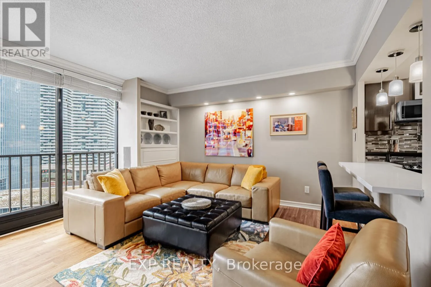 Apartment for rent: 2017 - 33 Harbour Square, Toronto, Ontario M5J 2G2