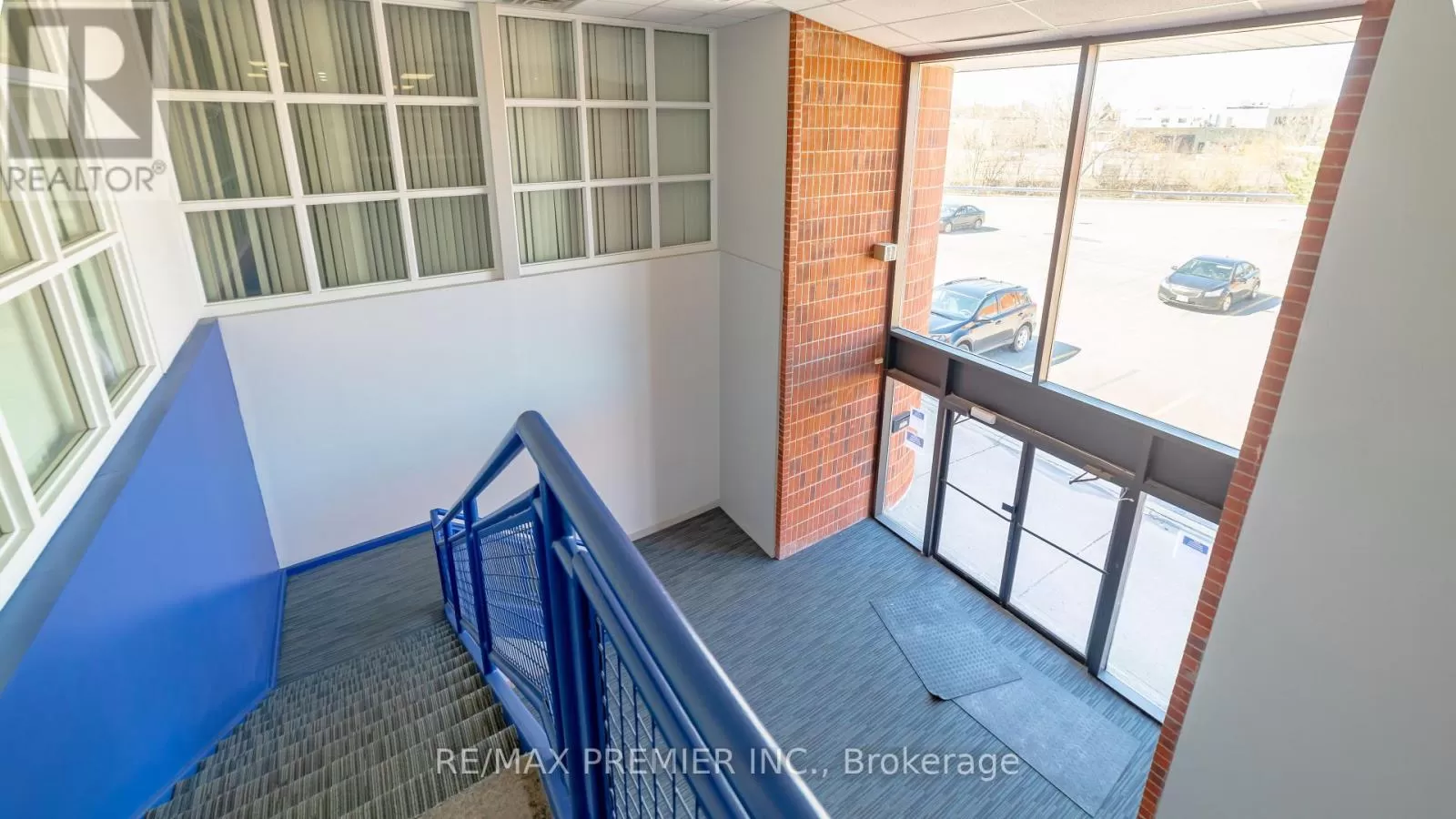 Offices for rent: 2018 - 1225 Kennedy Road, Toronto, Ontario M1P 4Y1