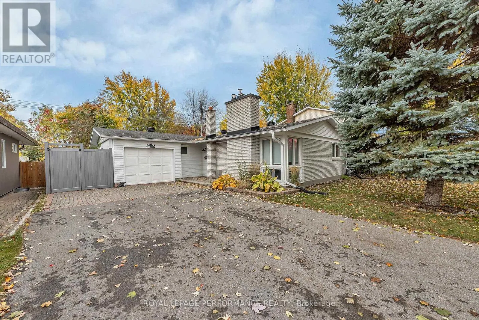 House for rent: 2018 Quincy Avenue, Ottawa, Ontario K1J 6B3