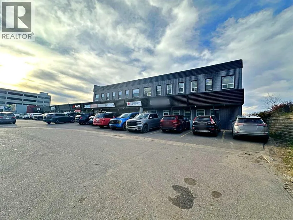 Retail for rent: 202, 10216 Centennial Drive, Fort McMurray, Alberta T9H 1Y5