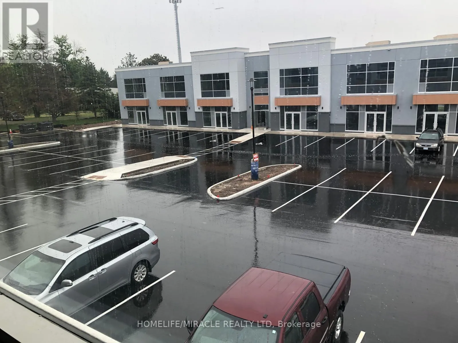 Retail for rent: 202 - 1038 Garner Road W, Hamilton, Ontario L9G 0J2