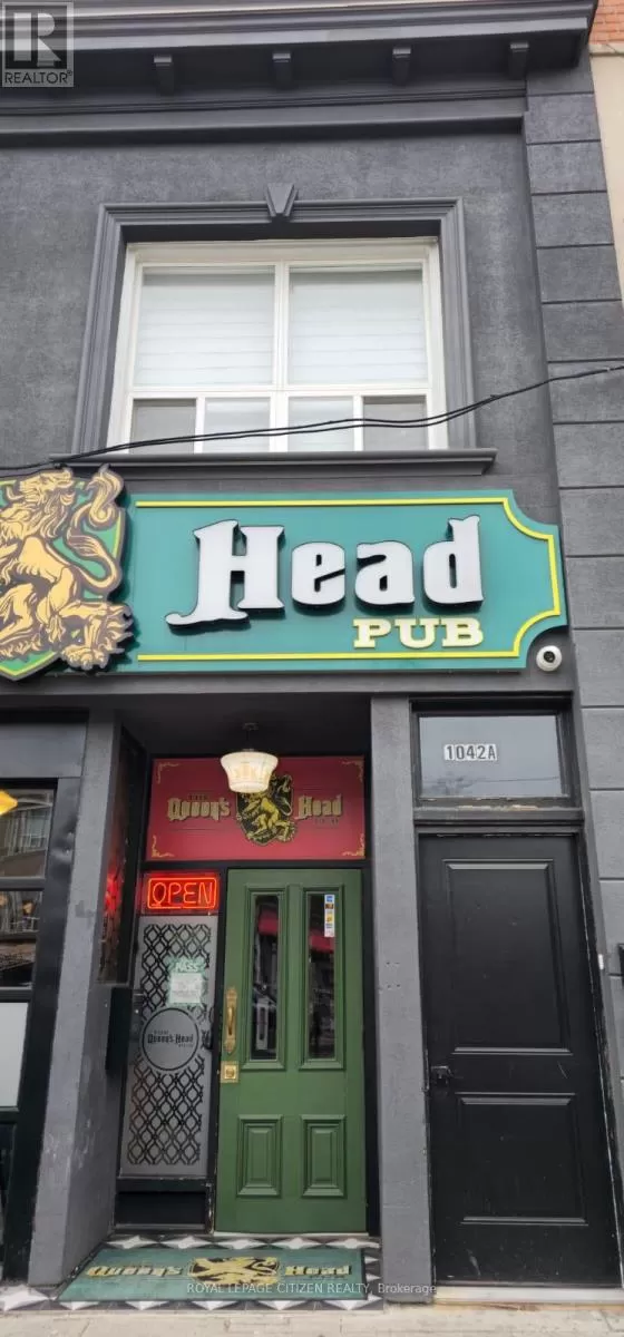 Residential Commercial Mix for rent: 202 - 1042 St Clair Avenue W, Toronto, Ontario M6E 1A5