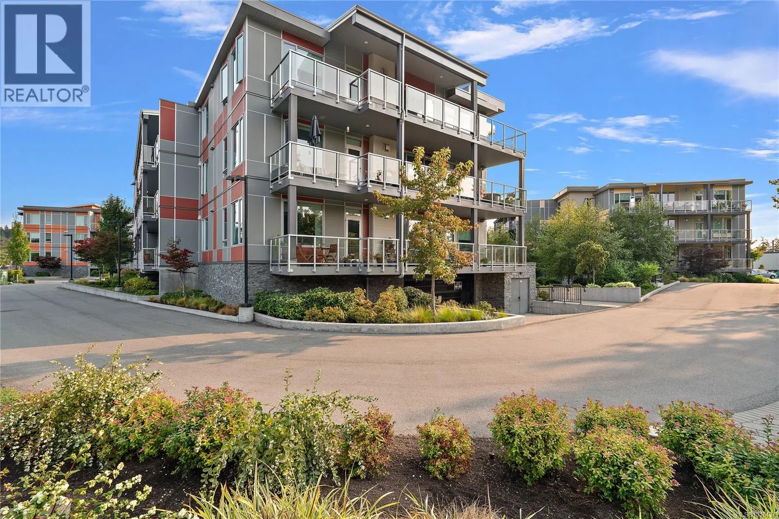 Apartment for rent: 202 10670 Mcdonald Park Rd, North Saanich, British Columbia V8L 5S7