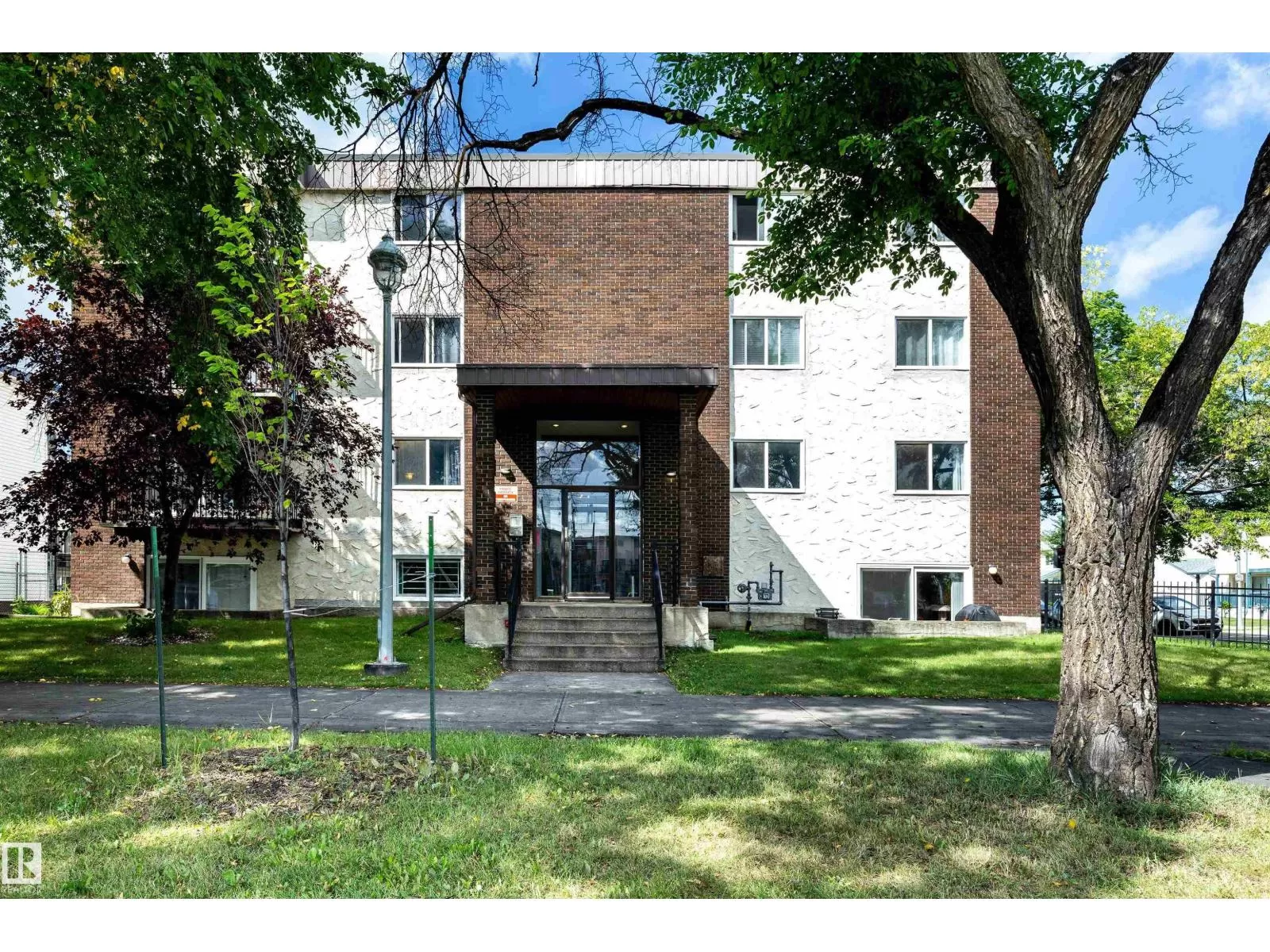 Apartment for rent: #202 10740 105 St Nw, Edmonton, Alberta T5H 2X2