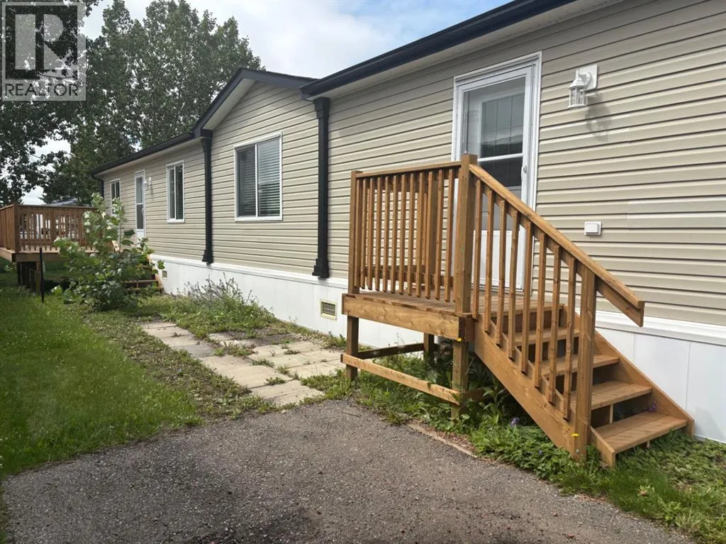 Mobile Home for rent: 202, 1101 84 Street Ne, Calgary, Alberta T2A 7X2