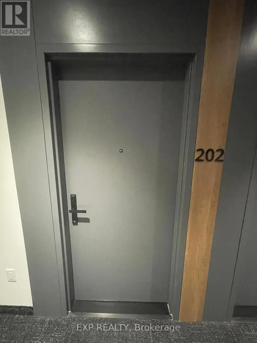 Apartment for rent: 202 - 1600 James Naismith Drive, Ottawa, Ontario K1B 5N8