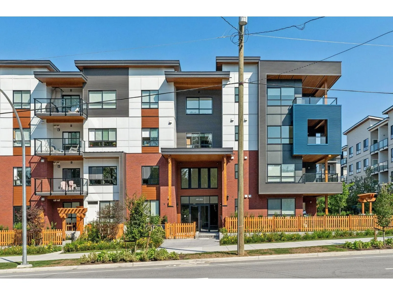 Apartment for rent: 202 20286 72b Avenue, Langley, British Columbia V2Y 1T2