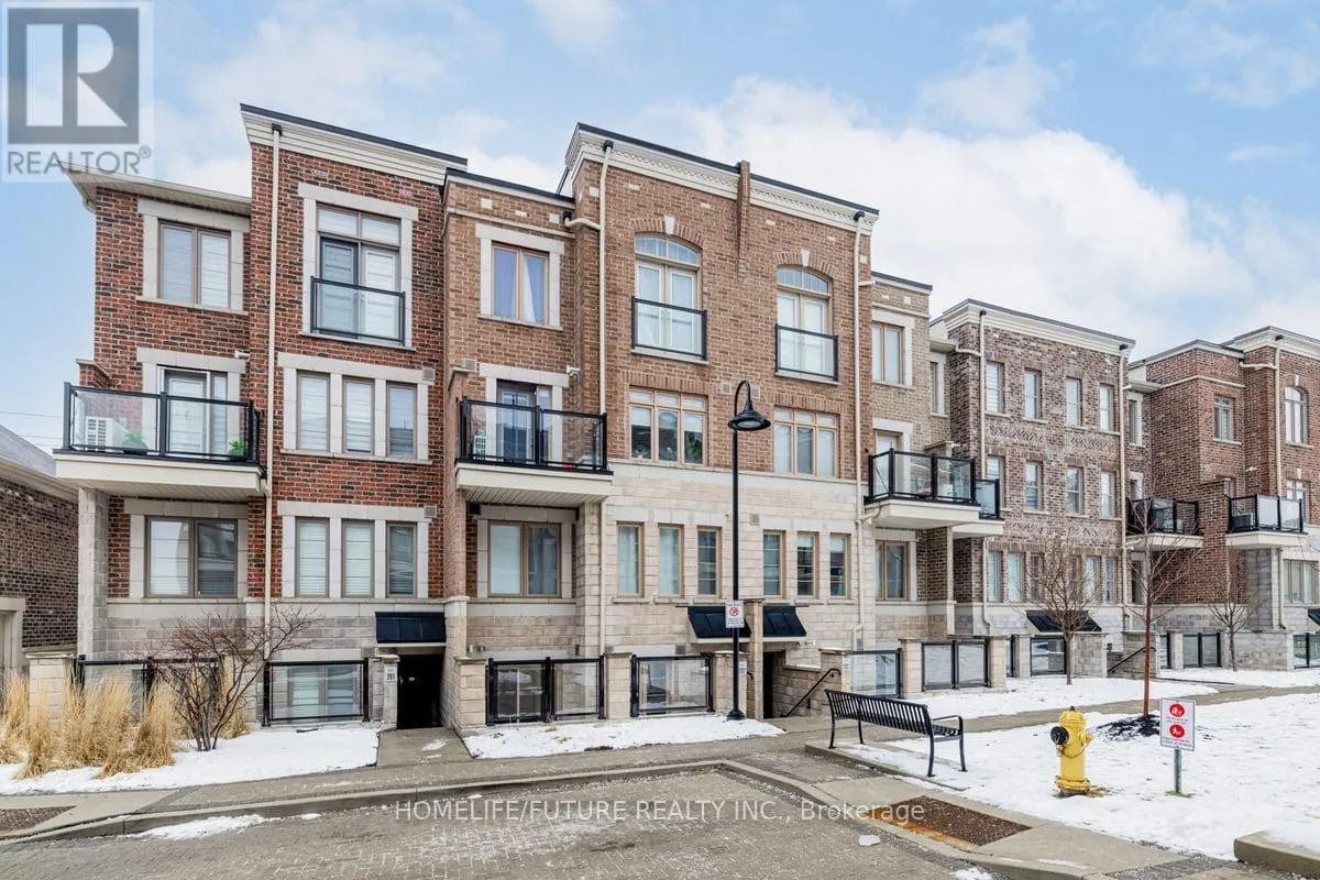 Row / Townhouse for rent: 202 - 2355 Sheppard Avenue W, Toronto, Ontario M9M 0E7