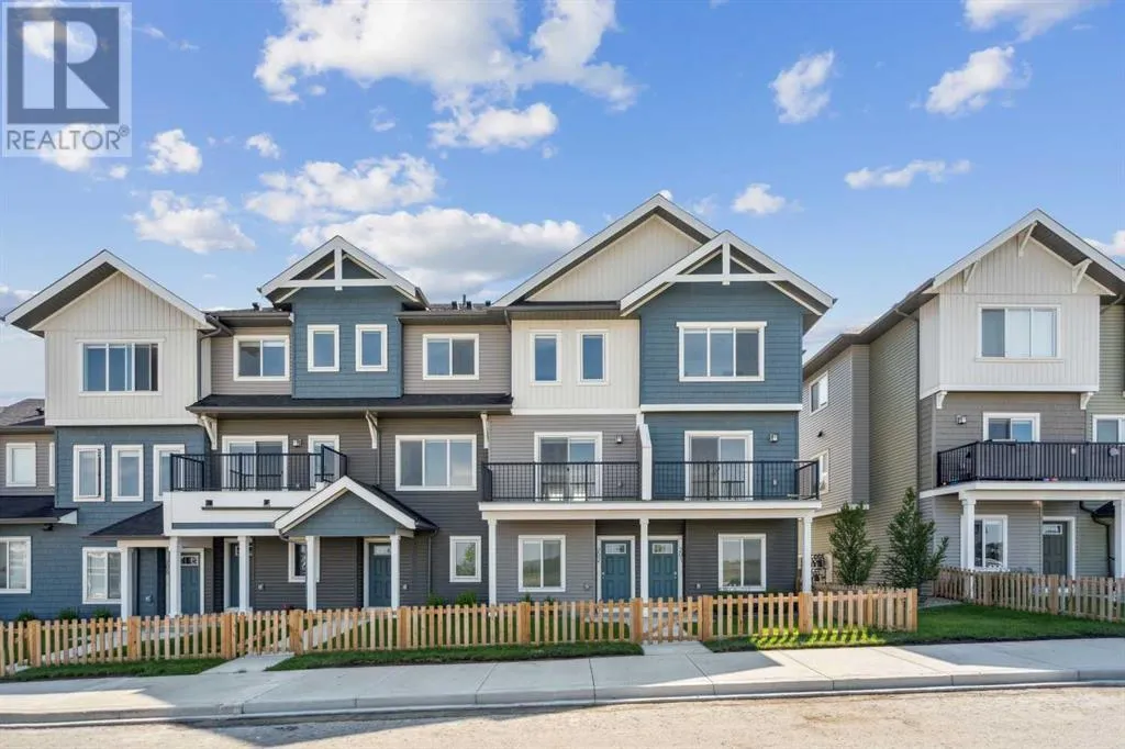 Row / Townhouse for rent: 202, 24 Rivercrest Drive, Cochrane, Alberta T4C 2V2