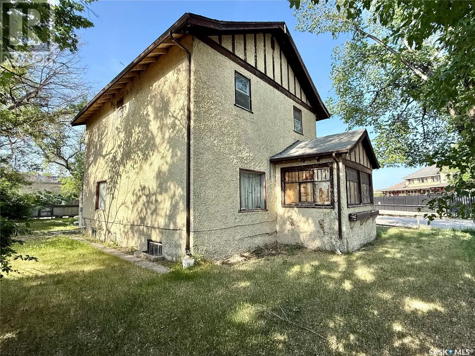 House for rent: 202 24th Street W, Saskatoon, Saskatchewan S7L 0B5