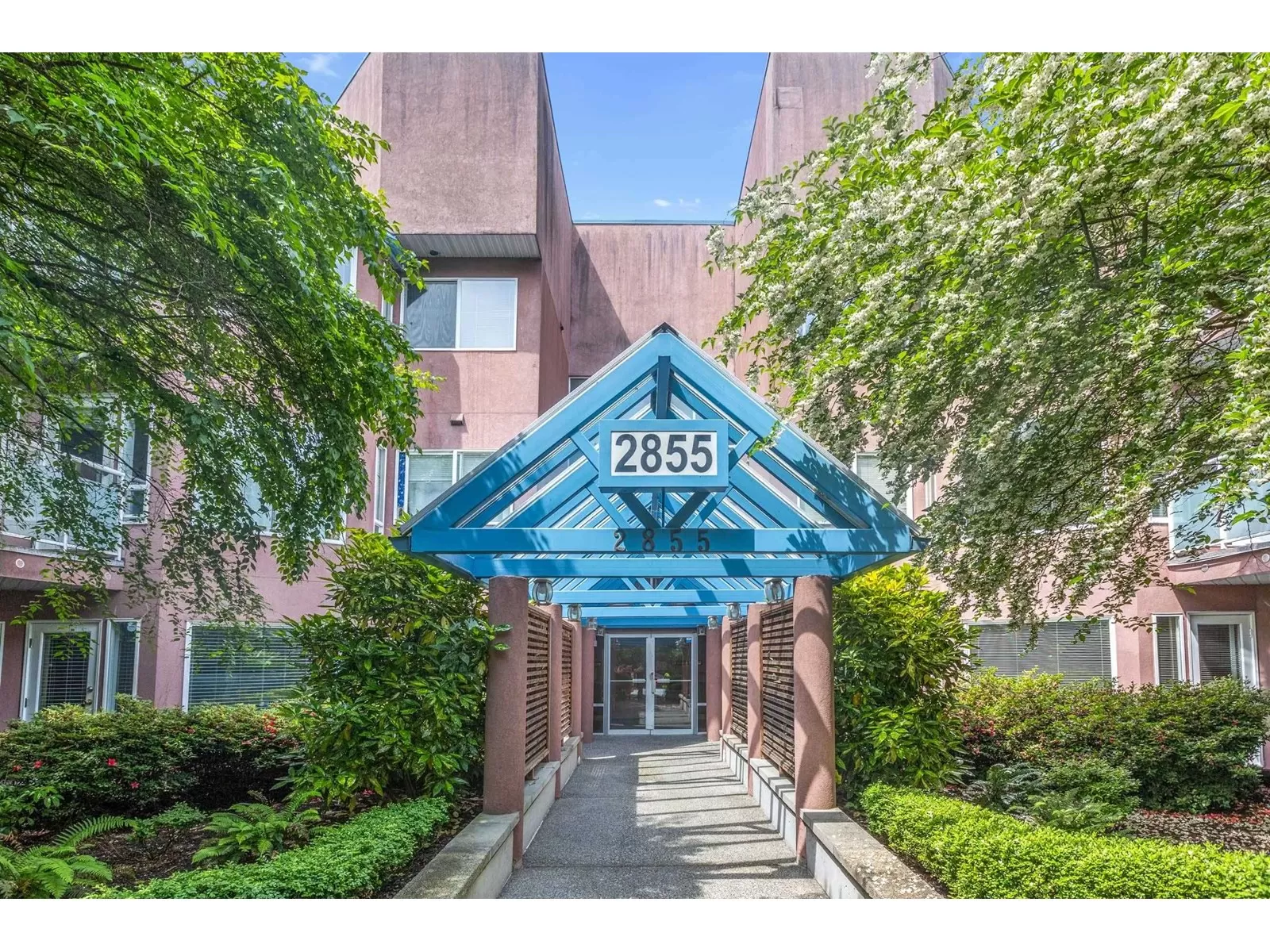 Apartment for rent: 202 2855 152 Street, Surrey, British Columbia V4P 1H2