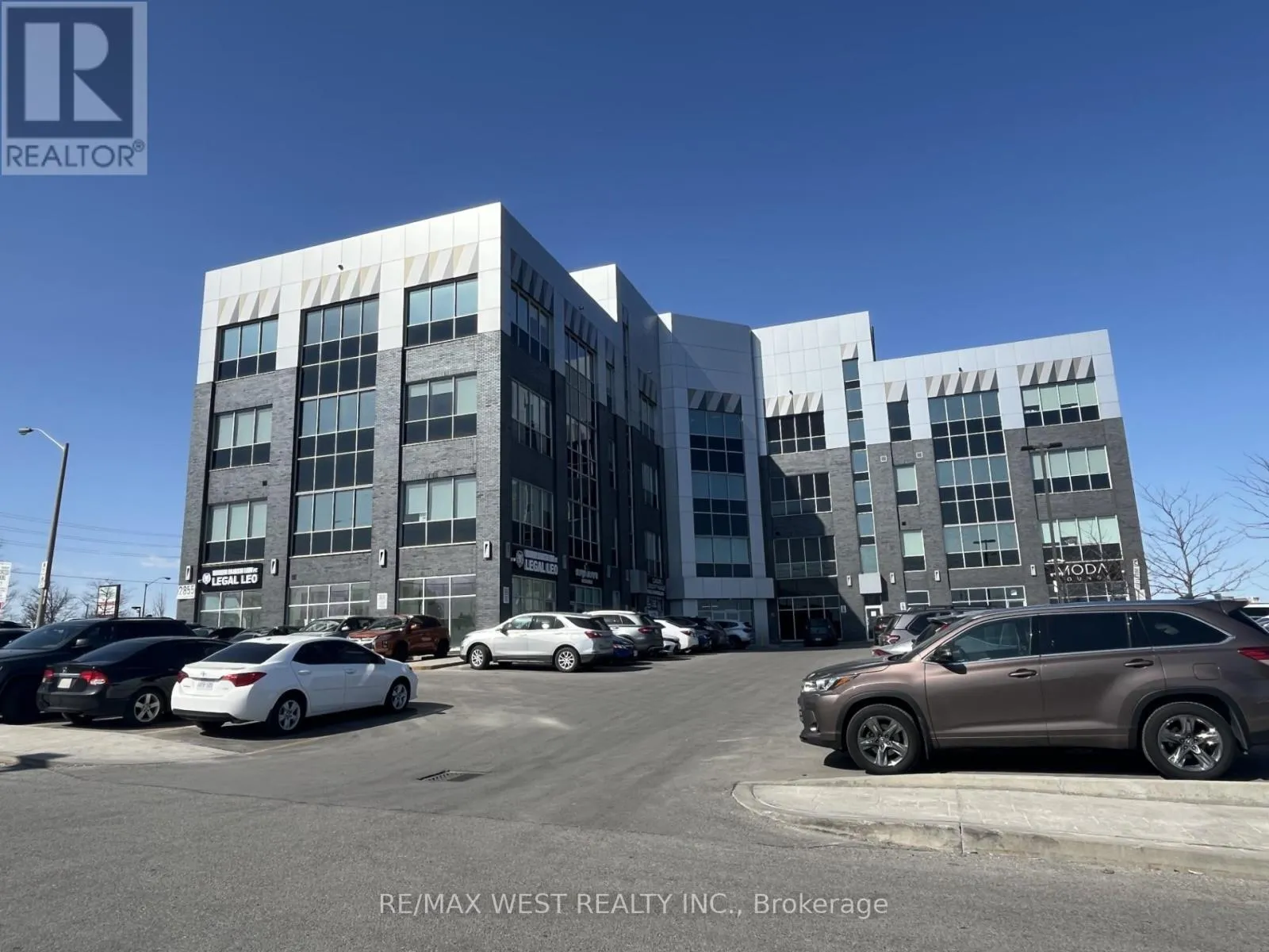 Retail for rent: 202 - 2855 Markham Road, Toronto, Ontario M1X 0C3