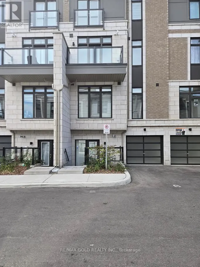 Row / Townhouse for rent: 202 - 30 Halliford Place, Brampton, Ontario L4P 4R1