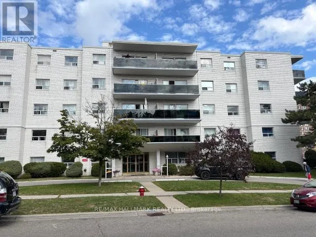Other for rent: 202 - 3151 Jaguar Valley Drive, Mississauga, Ontario L5A 2H9