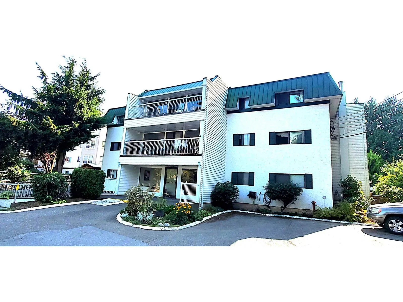 Apartment for rent: 202 33464 George Ferguson Way, Abbotsford, British Columbia V2S 2L8