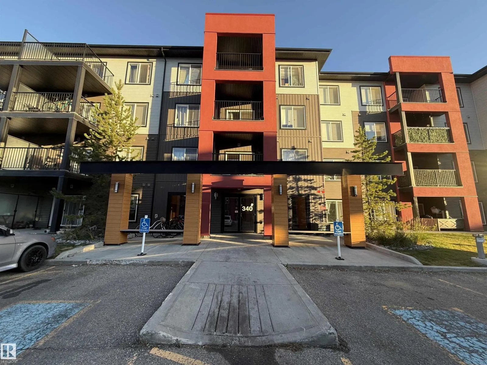 Apartment for rent: #202 340 Windermere Rd Nw, Edmonton, Alberta T6W 2P2