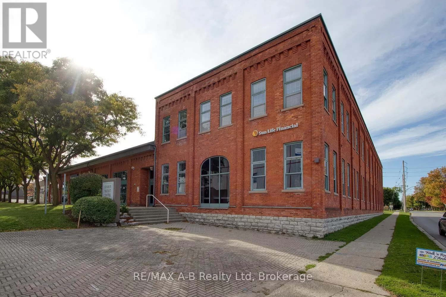 Offices for rent: 202 - 342 Erie Street, Stratford, Ontario N5A 2N4