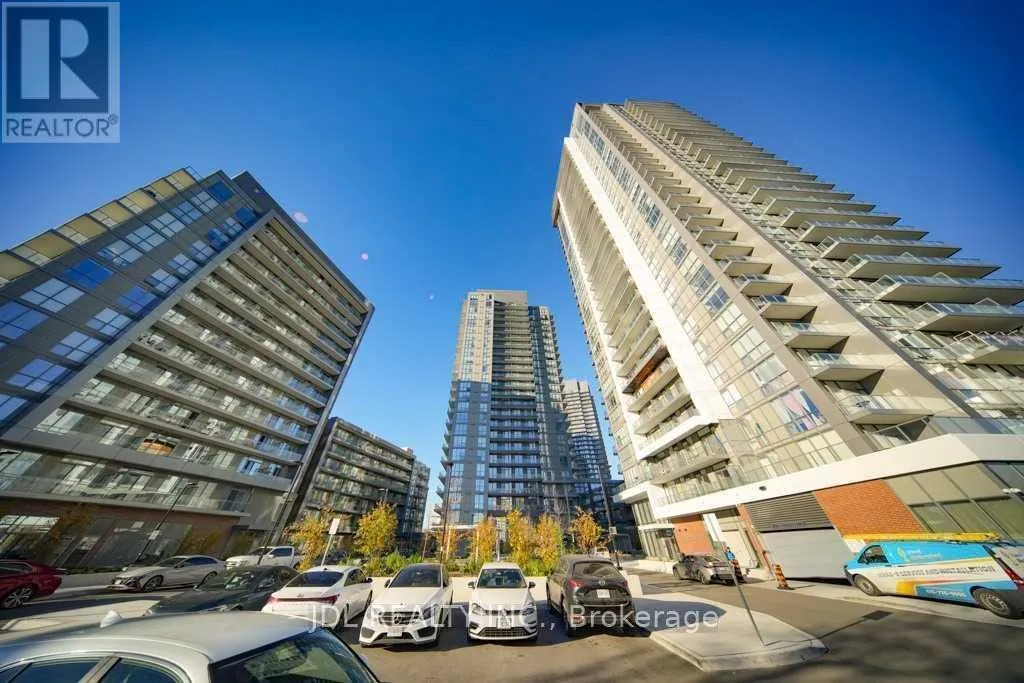 Apartment for rent: 202 - 36 Forest Manor Road, Toronto, Ontario M2J 1M5