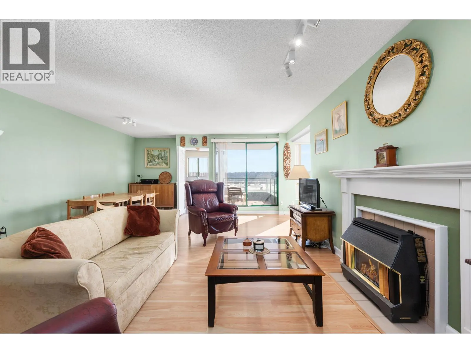 Apartment for rent: 202 410 Carnarvon Street, New Westminster, British Columbia V3L 5N9