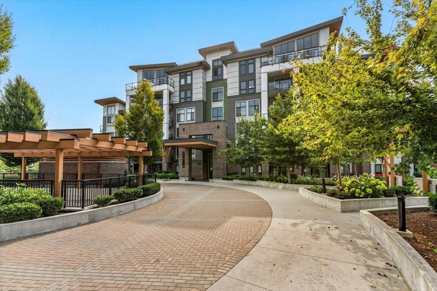 Apartment for rent: 202 45510 Market Way|garrison Crossing, Chilliwack, British Columbia V2R 6E1