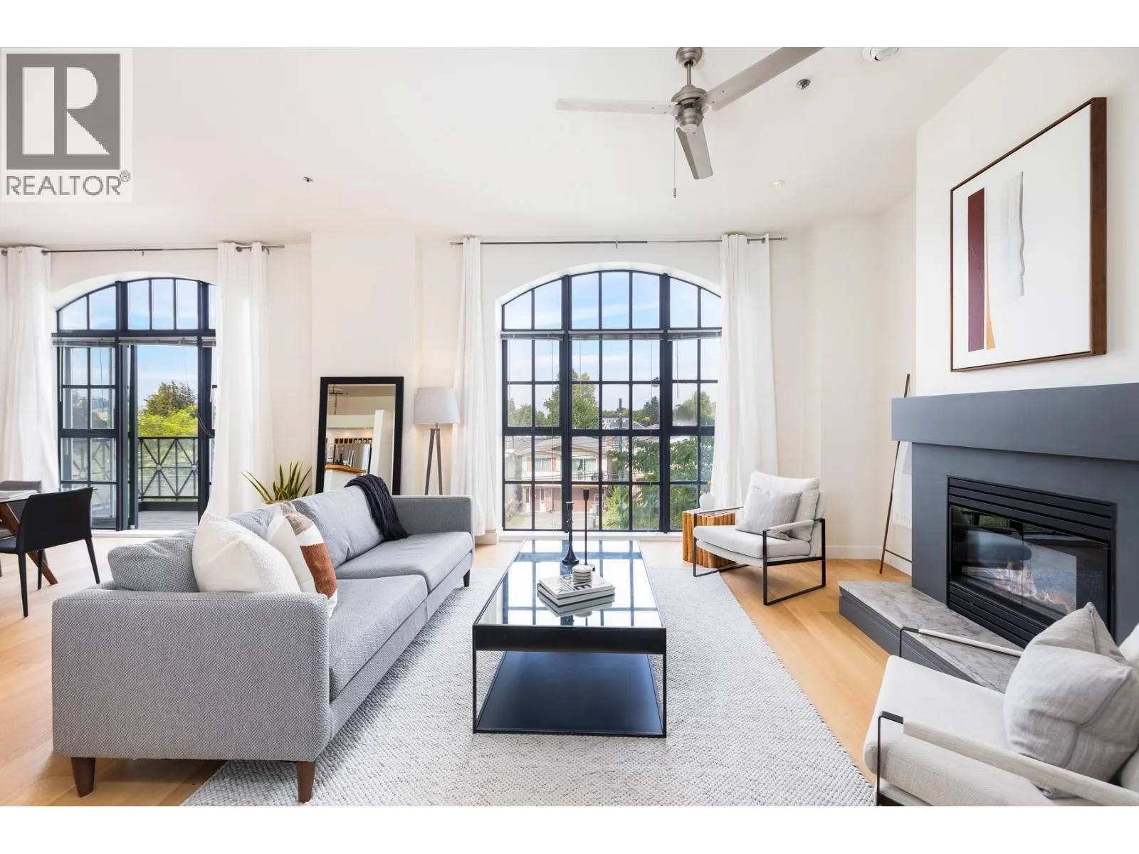 Apartment for rent: 202 4590 Earles Street, Vancouver, British Columbia V5R 6A2