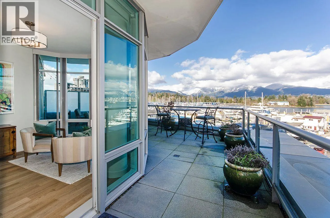 Row / Townhouse for rent: 202 499 Broughton St, Vancouver, British Columbia V6G 3K1