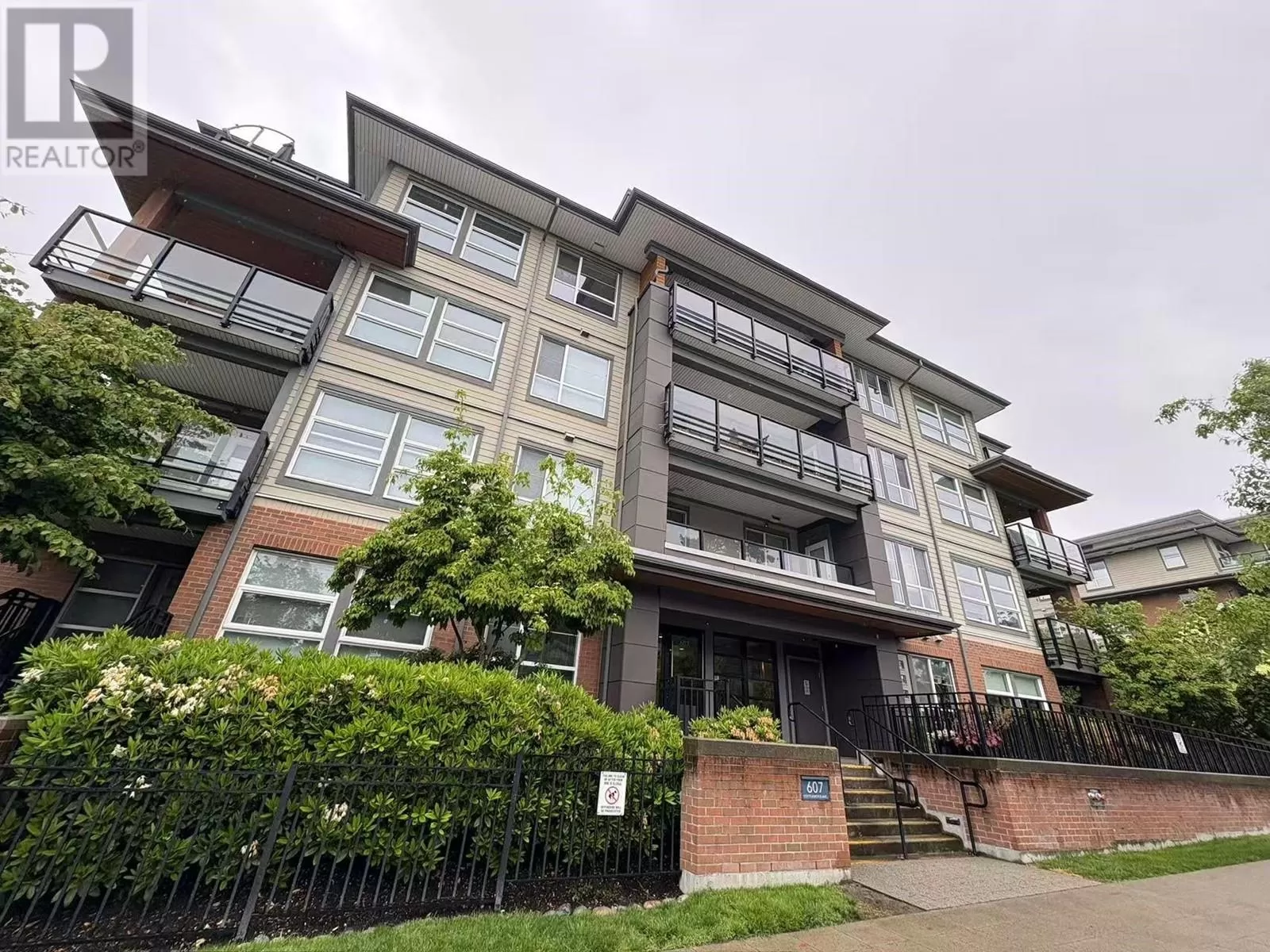 Apartment for rent: 202 607 Cottonwood Avenue, Coquitlam, British Columbia V3J 0H1