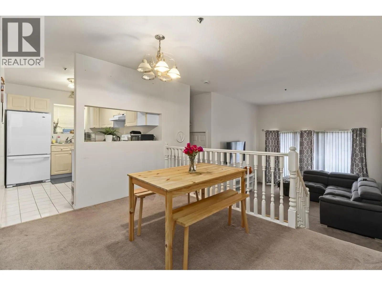 Apartment for rent: 202 7011 Blundell Road, Richmond, British Columbia V6Y 1J5