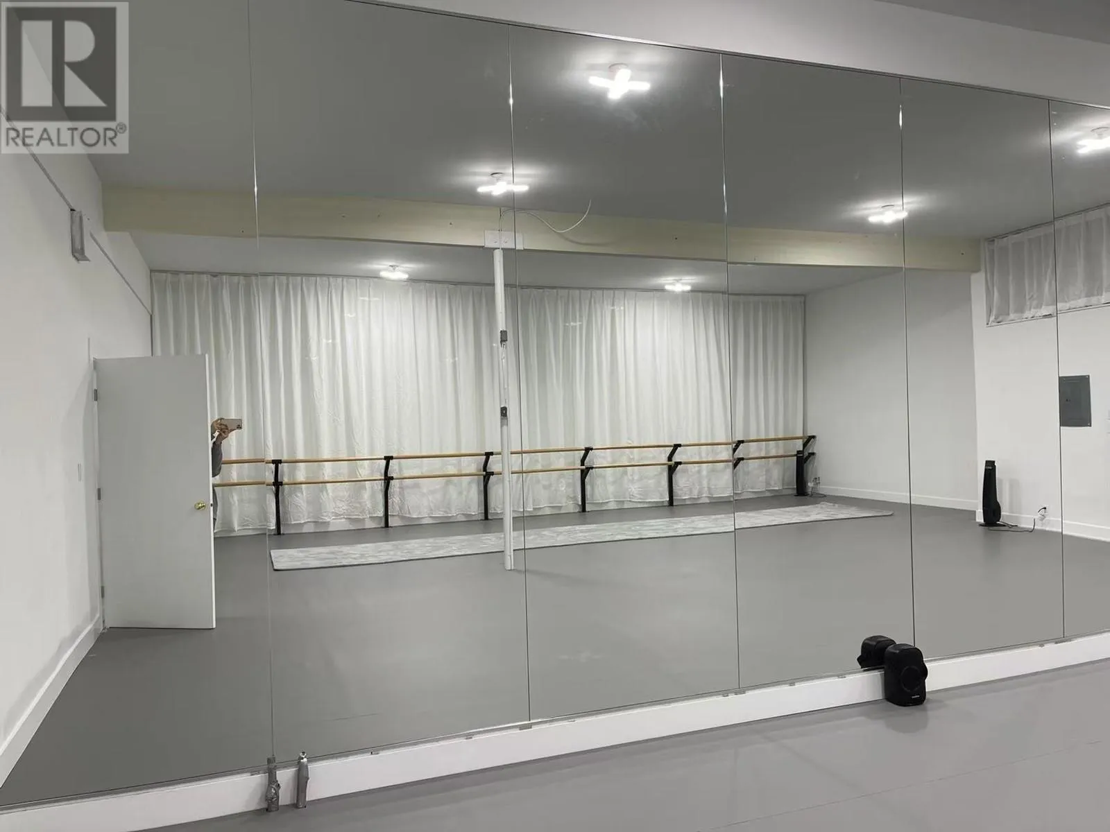 202 7857 6th Street, Burnaby, British Columbia V3N 3N4