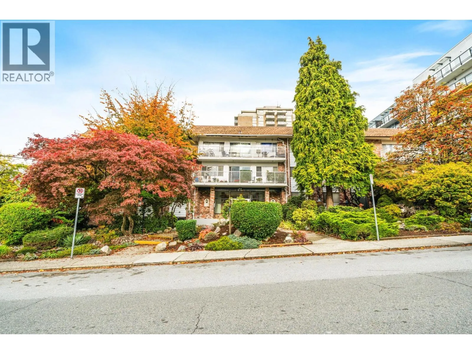 Apartment for rent: 202 815 Fourth Avenue, New Westminster, British Columbia V3M 1S8