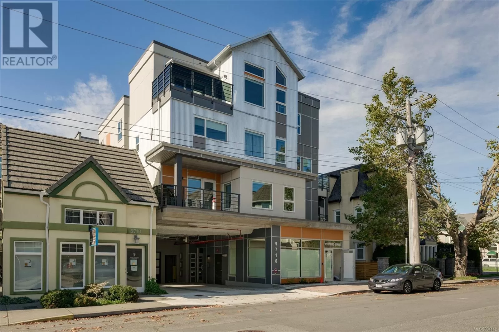 Apartment for rent: 202 9716 Third St, Sidney, British Columbia V8L 3A2