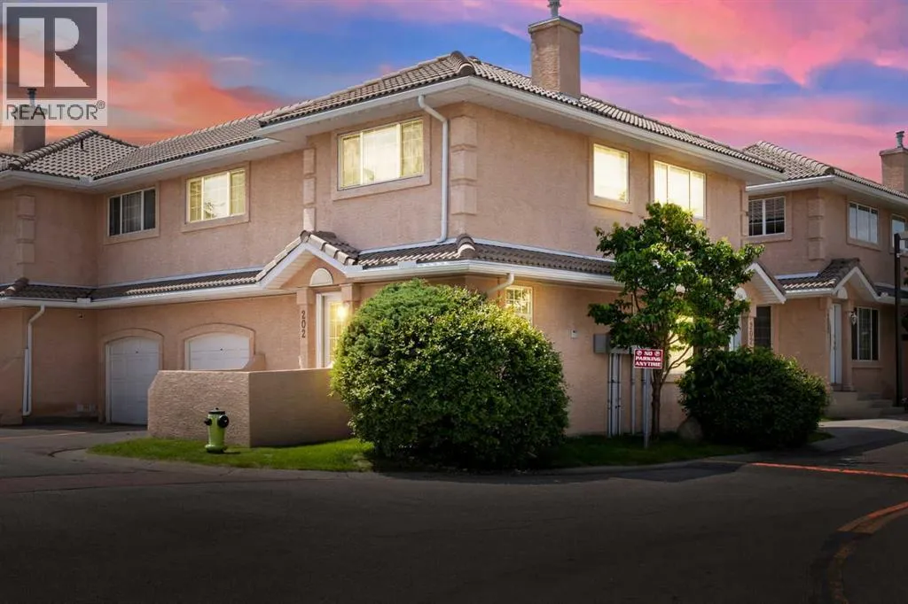 Row / Townhouse for rent: 202 Coral Cove Ne, Calgary, Alberta T3J 3Y9