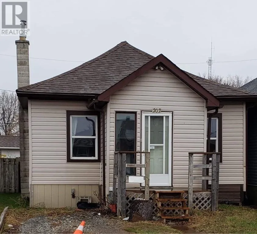 202 Cumming St, Thunder Bay, Ontario P7C 1N7