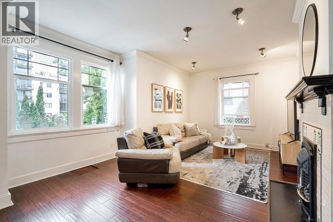 House for rent: 202 Seventh Street, New Westminster, British Columbia V3M 3K3