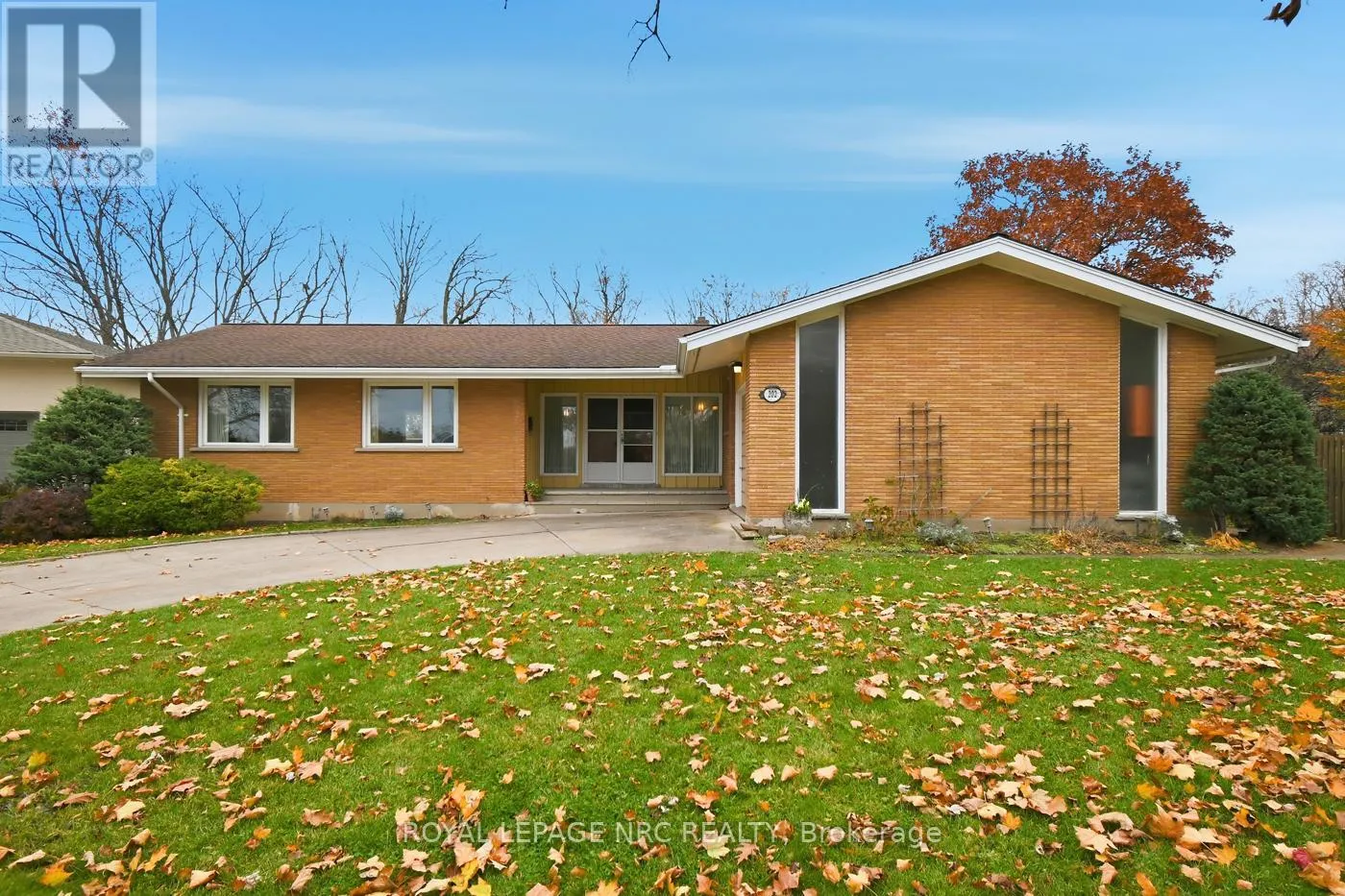 House for rent: 202 Woodside Drive, St. Catharines, Ontario L2T 1X6