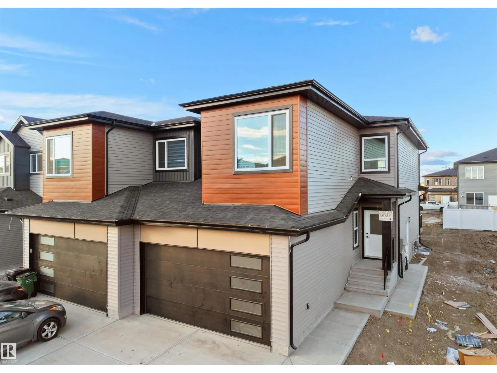 Duplex for rent: 2020 154 Av Nw, Edmonton, Alberta T5Y 2R7